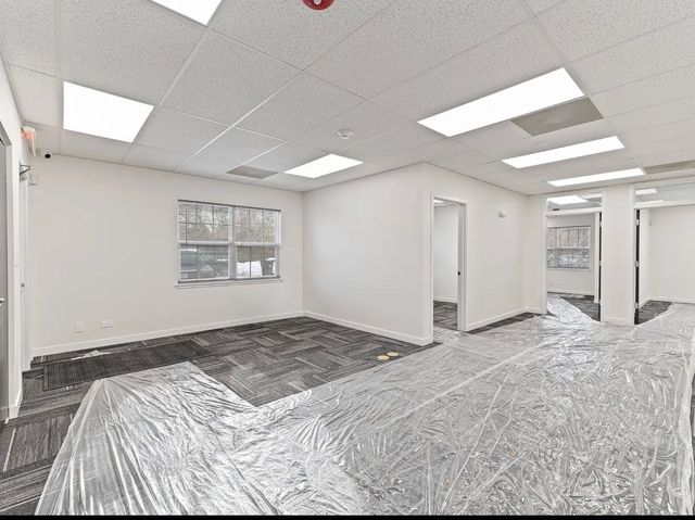 715 E Irving Park Road, Roselle, IL 60172