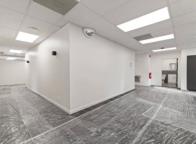 715 E Irving Park Road, Roselle, IL 60172