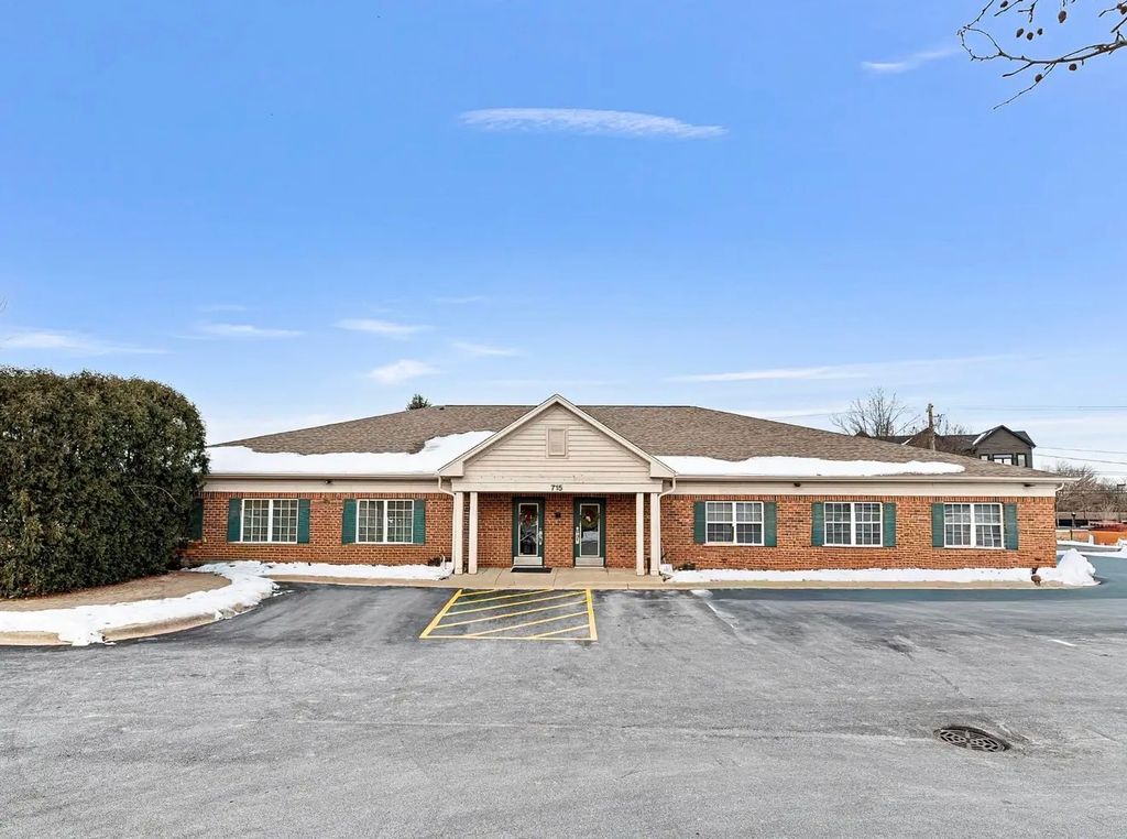 715 E Irving Park Road, Roselle, IL 60172
