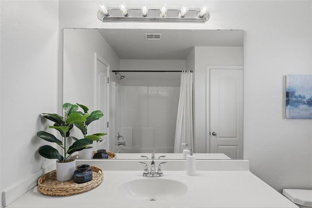 2316 Bradford Circle, Newcastle, OK 73065