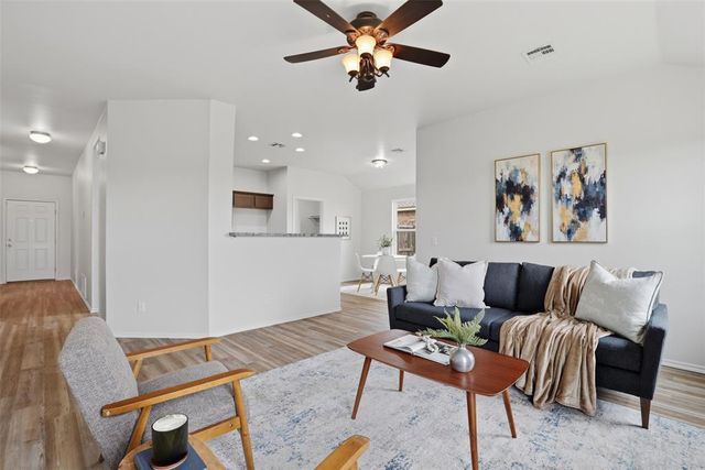 2316 Bradford Circle, Newcastle, OK 73065