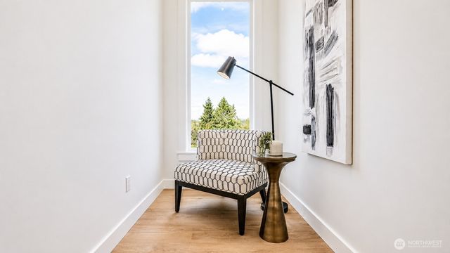 9215 22nd Avenue SW, Seattle, WA 98106