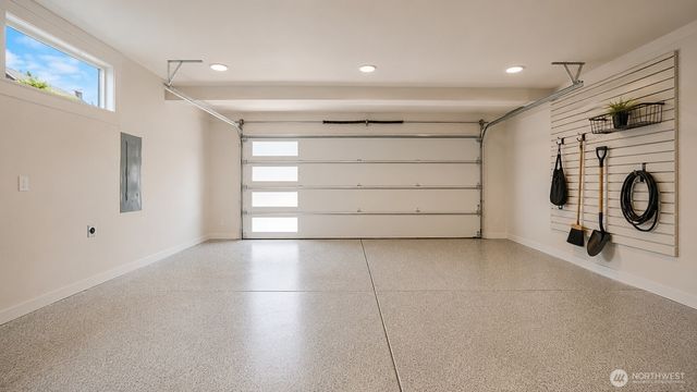 9215 22nd Avenue SW, Seattle, WA 98106