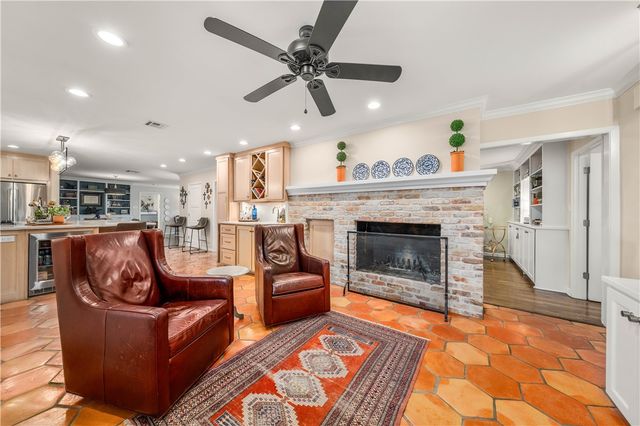 5200 Lockwood Drive, Waco, TX 76710