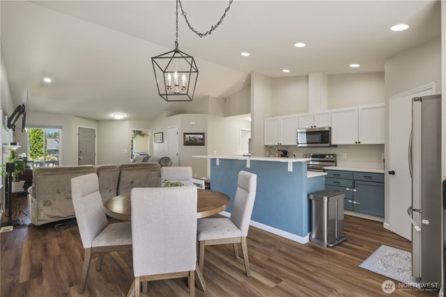 6724 49 Place NE, Marysville, WA 98270