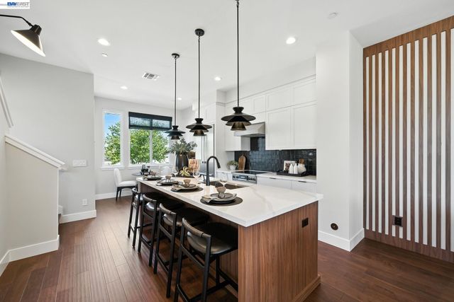 1925 Grand Street, Alameda, CA 94501