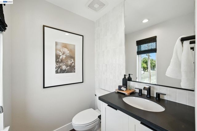 1925 Grand Street, Alameda, CA 94501