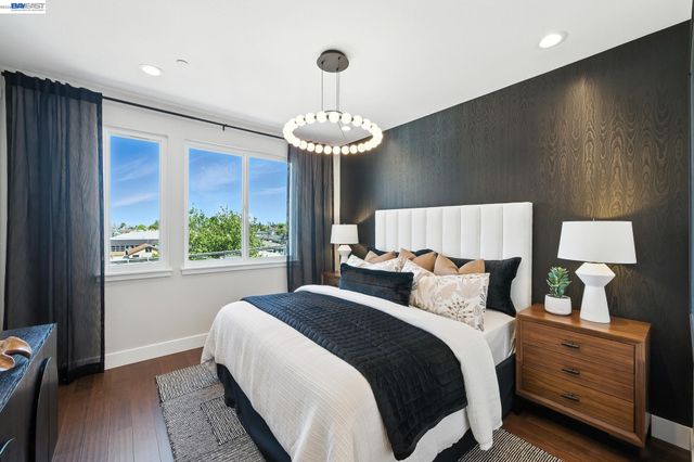 1925 Grand Street, Alameda, CA 94501