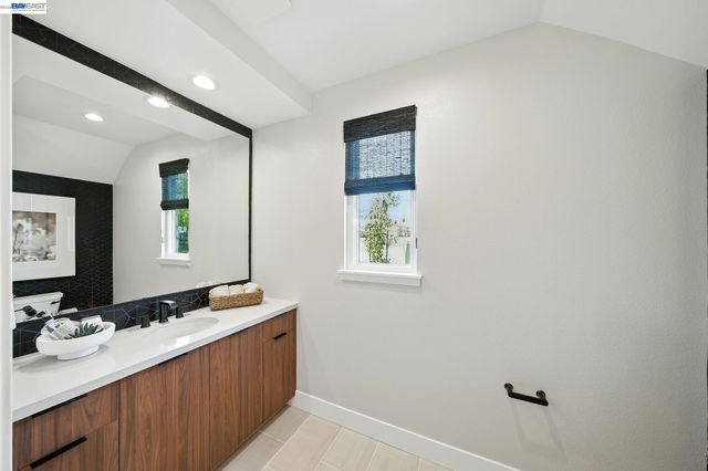 1925 Grand Street, Alameda, CA 94501