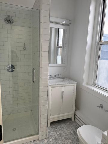 3939 Crescent Street, Long Island City, NY 11101