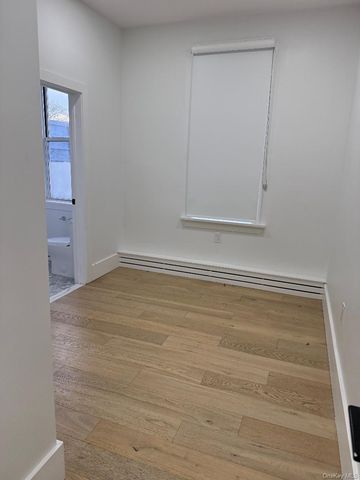 3939 Crescent Street, Long Island City, NY 11101