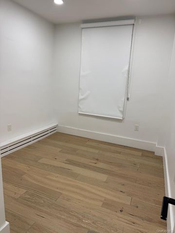 3939 Crescent Street, Long Island City, NY 11101