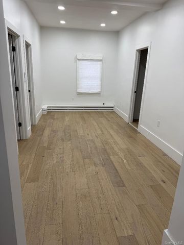 3939 Crescent Street, Long Island City, NY 11101