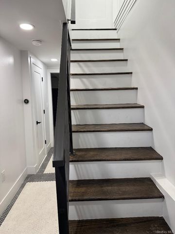 3939 Crescent Street, Long Island City, NY 11101