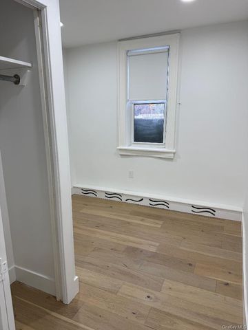 3939 Crescent Street, Long Island City, NY 11101