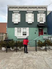 3939 Crescent Street, Long Island City, NY 11101
