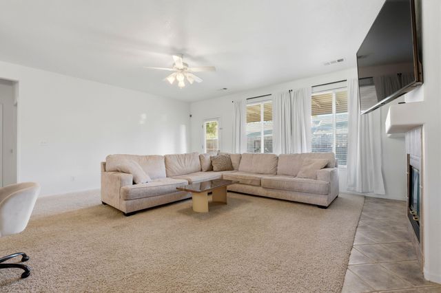 3917 E Stapp Court, Visalia, CA 93292