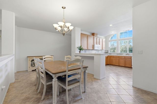 3917 E Stapp Court, Visalia, CA 93292