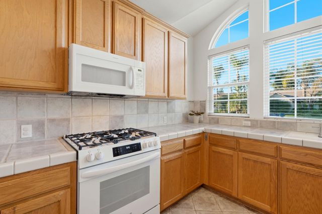 3917 E Stapp Court, Visalia, CA 93292