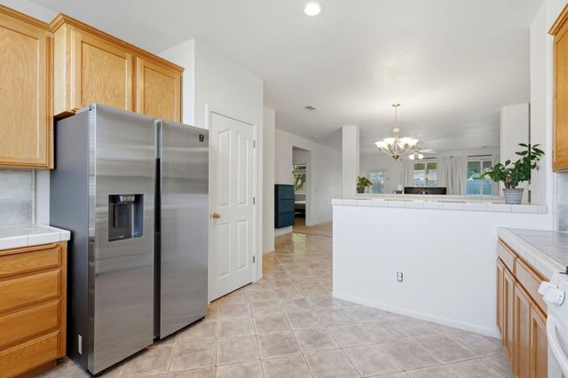 3917 E Stapp Court, Visalia, CA 93292