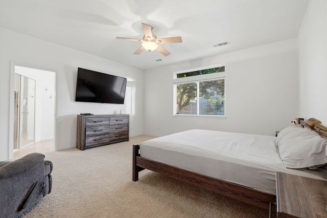 3917 E Stapp Court, Visalia, CA 93292