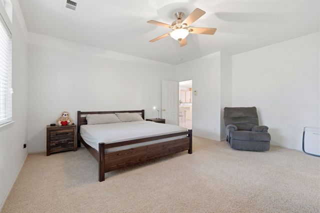 3917 E Stapp Court, Visalia, CA 93292