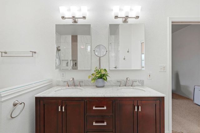 3917 E Stapp Court, Visalia, CA 93292