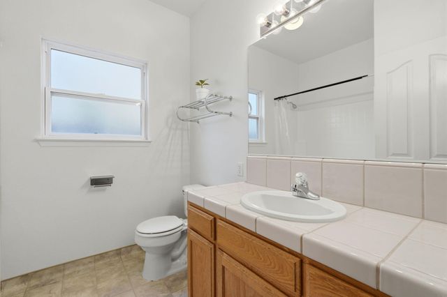 3917 E Stapp Court, Visalia, CA 93292