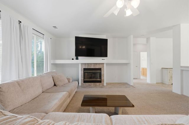 3917 E Stapp Court, Visalia, CA 93292