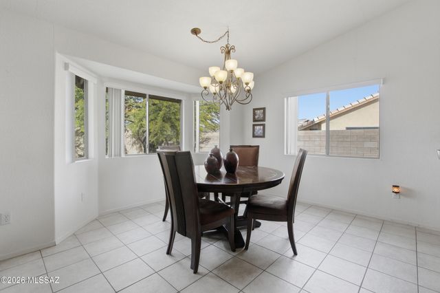 10605 E Heartleaf Willow Drive, Tucson, AZ 85747