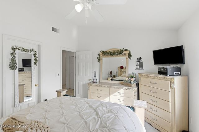 10605 E Heartleaf Willow Drive, Tucson, AZ 85747