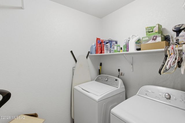 10605 E Heartleaf Willow Drive, Tucson, AZ 85747