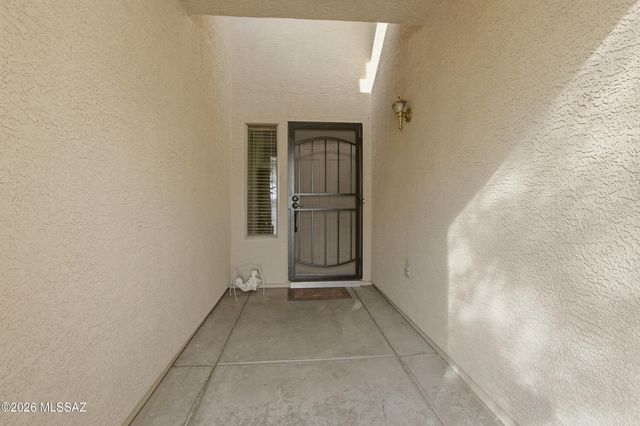 10605 E Heartleaf Willow Drive, Tucson, AZ 85747