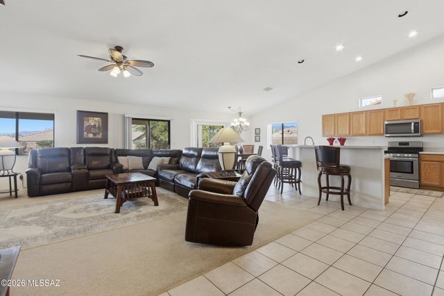 10605 E Heartleaf Willow Drive, Tucson, AZ 85747