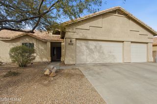 10605 E Heartleaf Willow Drive, Tucson, AZ 85747