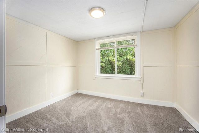 449 W Evelyn Avenue, Hazel Park, MI 48030