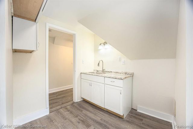 449 W Evelyn Avenue, Hazel Park, MI 48030