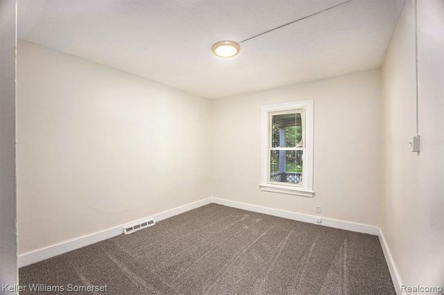 449 W Evelyn Avenue, Hazel Park, MI 48030