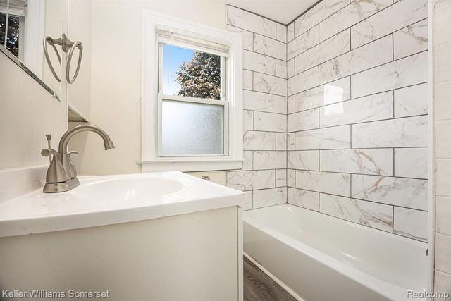 449 W Evelyn Avenue, Hazel Park, MI 48030