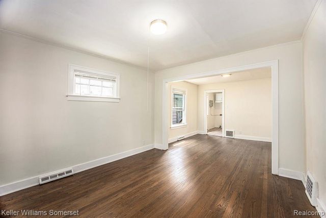 449 W Evelyn Avenue, Hazel Park, MI 48030