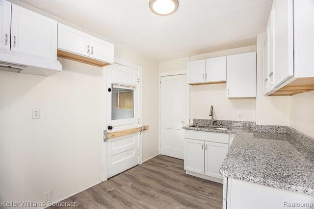449 W Evelyn Avenue, Hazel Park, MI 48030
