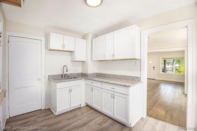 449 W Evelyn Avenue, Hazel Park, MI 48030
