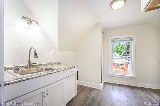 449 W Evelyn Avenue, Hazel Park, MI 48030