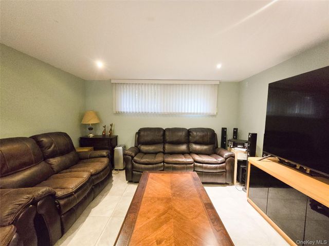 24 Edna Drive, Syosset, NY 11791