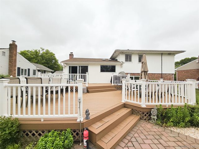 24 Edna Drive, Syosset, NY 11791