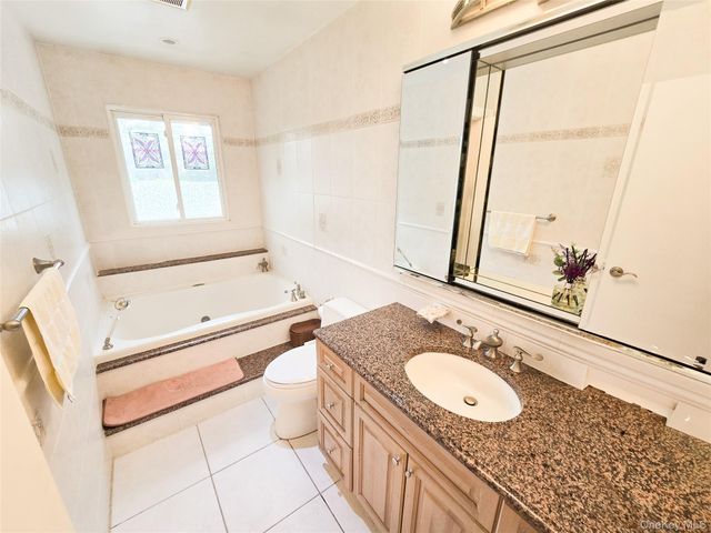 24 Edna Drive, Syosset, NY 11791