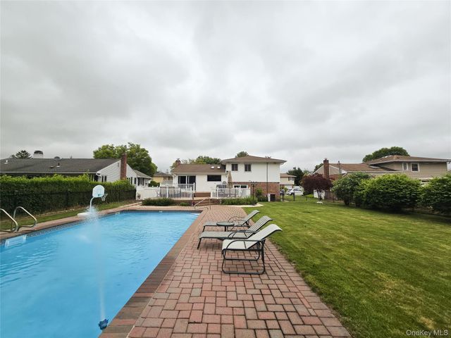 24 Edna Drive, Syosset, NY 11791