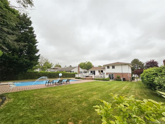 24 Edna Drive, Syosset, NY 11791