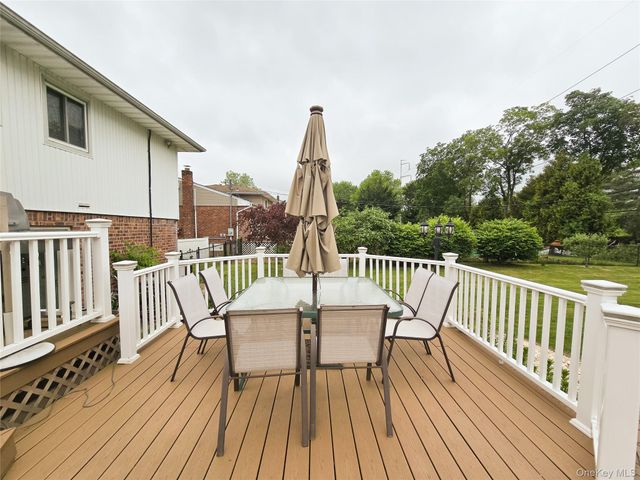 24 Edna Drive, Syosset, NY 11791