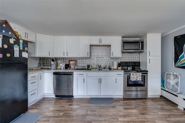 12093 County Route 125, Lyme, NY 13622